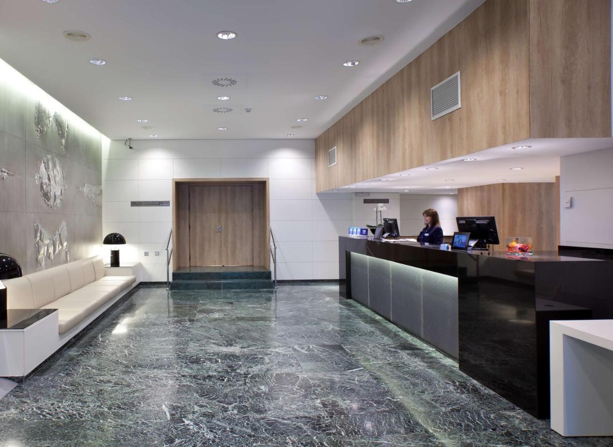 เอ็นเอช แคนซิเลอร์ อยาลา วิคตอเรีย Hotel บิโตเรีย-กัสเตซ ภายนอก รูปภาพ